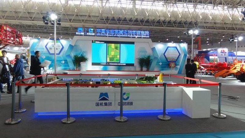 揭秘国产高精度写真喷绘机：核心技术与应用解析